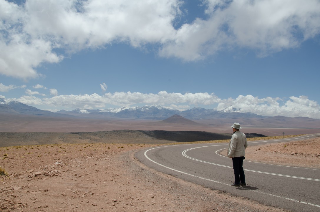 A picture of a road in the Atacama desert
